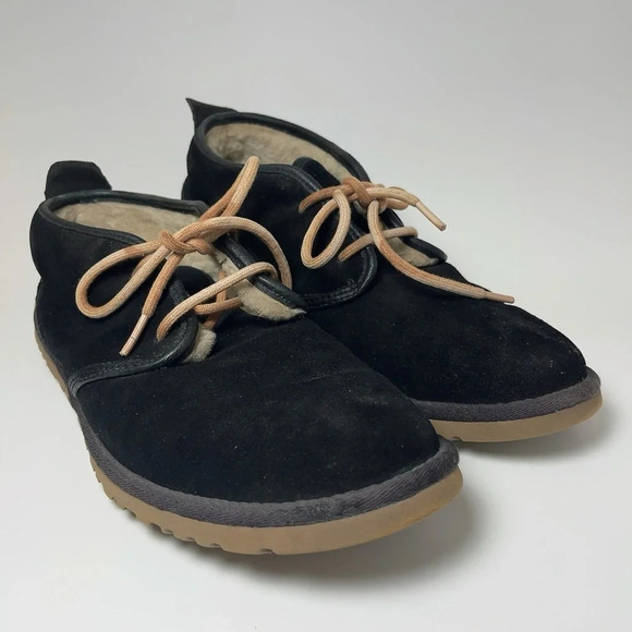 UGG Men's Maksim Chukka Boots Black Color - Picture 1 of 11